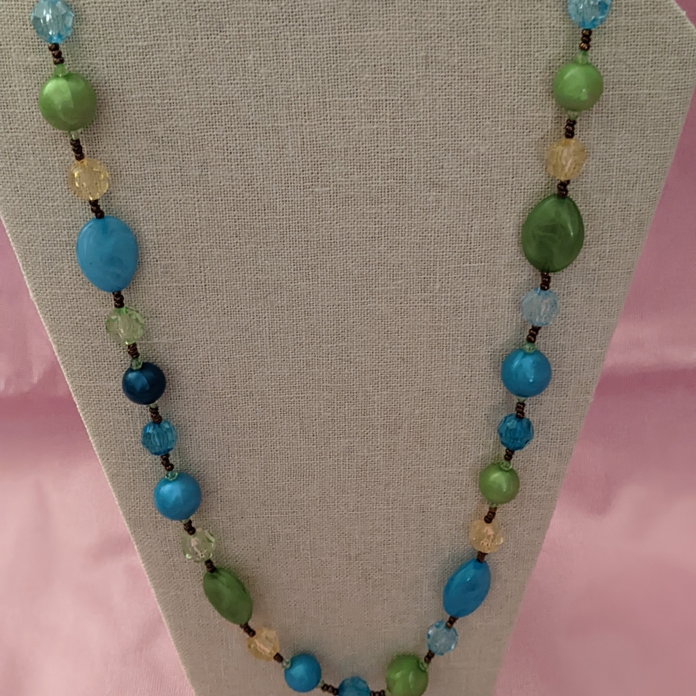 Multi Color and Shapes Bead Necklace - Picture 3 of 4